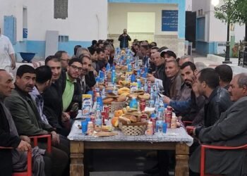 افطار جماعي في المؤسسة العمومية الاستشفائية ششار الشهيد سعدي معمر ولاية خنشلة