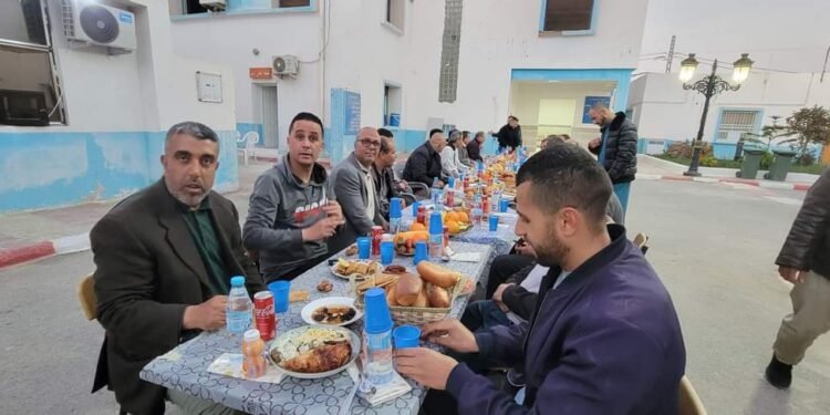 افطار جماعي في المؤسسة العمومية الاستشفائية ششار الشهيد سعدي معمر ولاية خنشلة