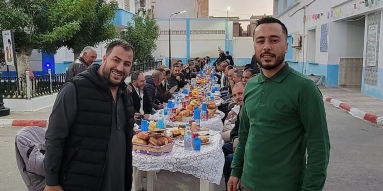 افطار جماعي في المؤسسة العمومية الاستشفائية ششار الشهيد سعدي معمر ولاية خنشلة